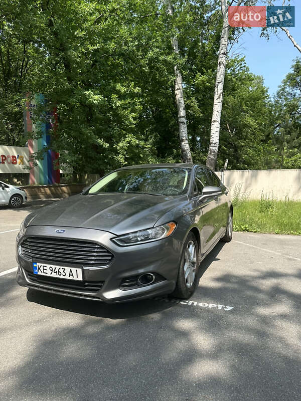Седан Ford Fusion 2013 в Новомосковську