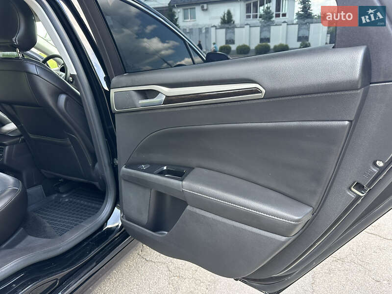 Седан Ford Fusion 2015 в Виннице