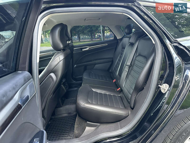 Седан Ford Fusion 2015 в Виннице