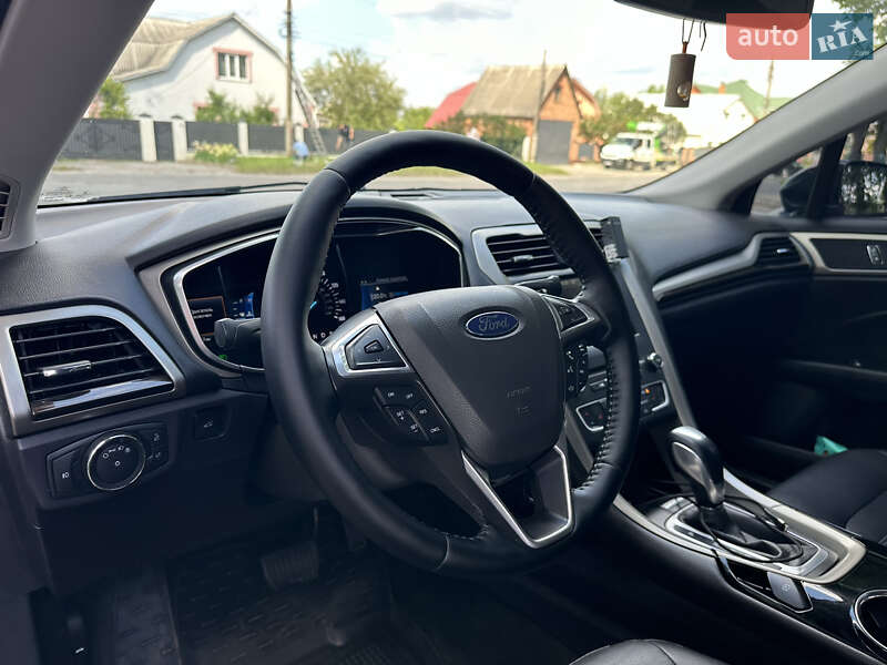 Седан Ford Fusion 2015 в Виннице