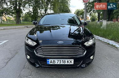 Седан Ford Fusion 2015 в 