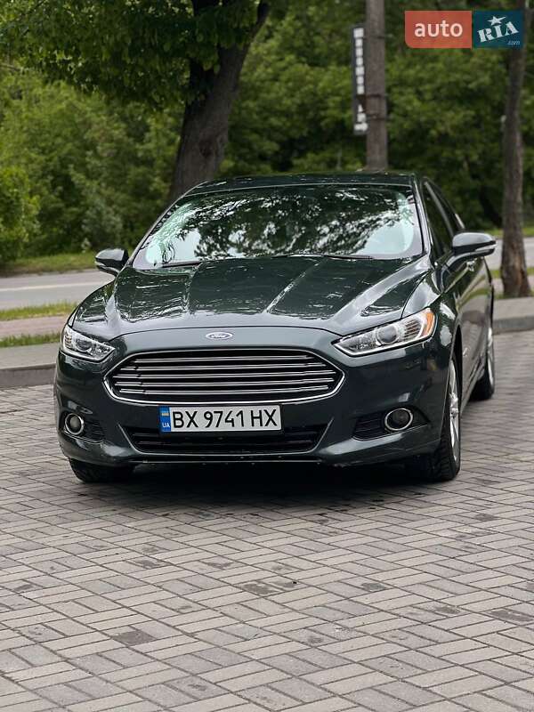 Седан Ford Fusion 2014 в 