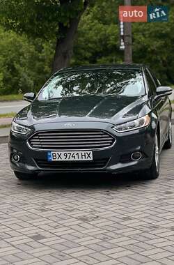 Седан Ford Fusion 2014 в 