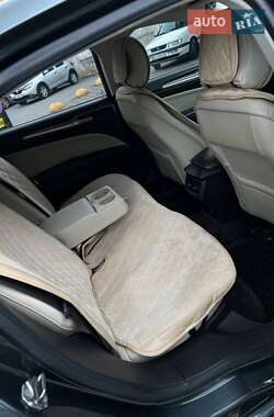Седан Ford Fusion 2014 в 