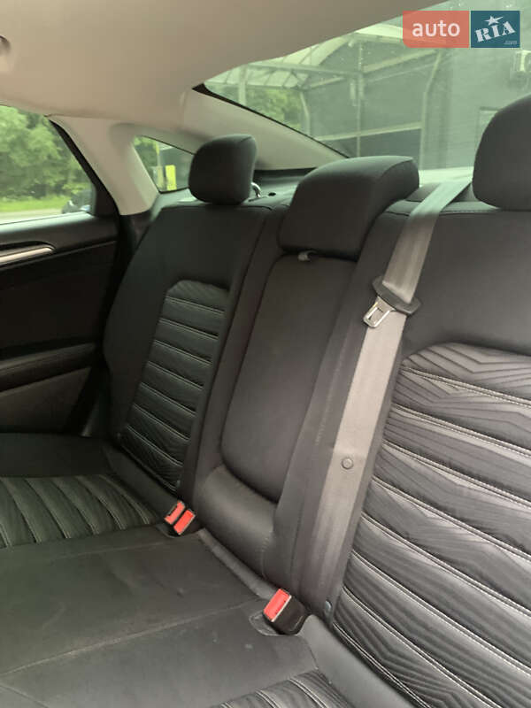 Седан Ford Fusion 2015 в Городку