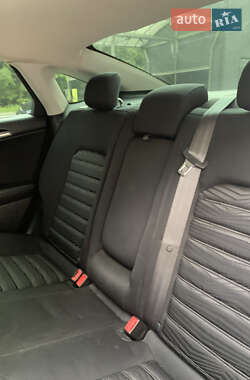 Седан Ford Fusion 2015 в 