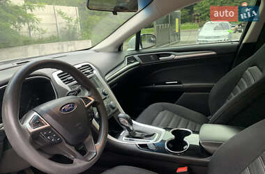 Седан Ford Fusion 2015 в 