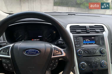 Седан Ford Fusion 2015 в 