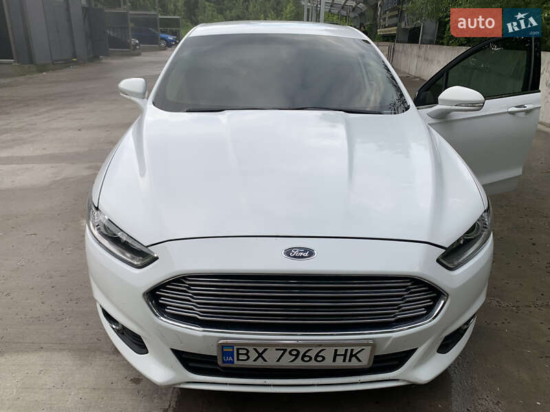 Седан Ford Fusion 2015 в Городку