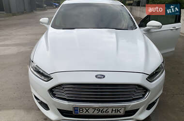 Седан Ford Fusion 2015 в 