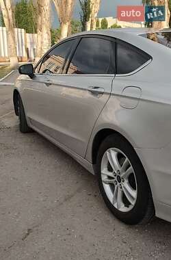 Седан Ford Fusion 2018 в 