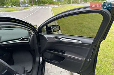 Седан Ford Fusion 2015 в 
