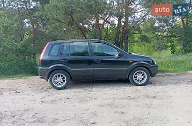 Хэтчбек Ford Fusion 2005 в 