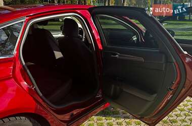 Седан Ford Fusion 2016 в 