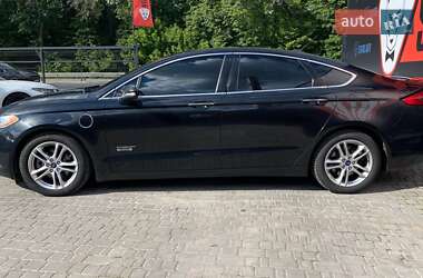 Седан Ford Fusion 2015 в 