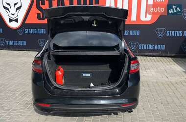 Седан Ford Fusion 2015 в 