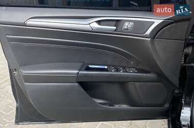 Седан Ford Fusion 2015 в 