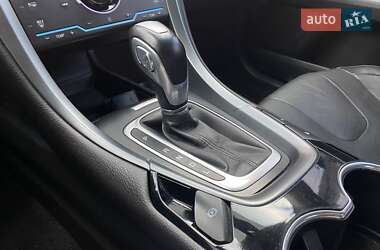 Седан Ford Fusion 2015 в 