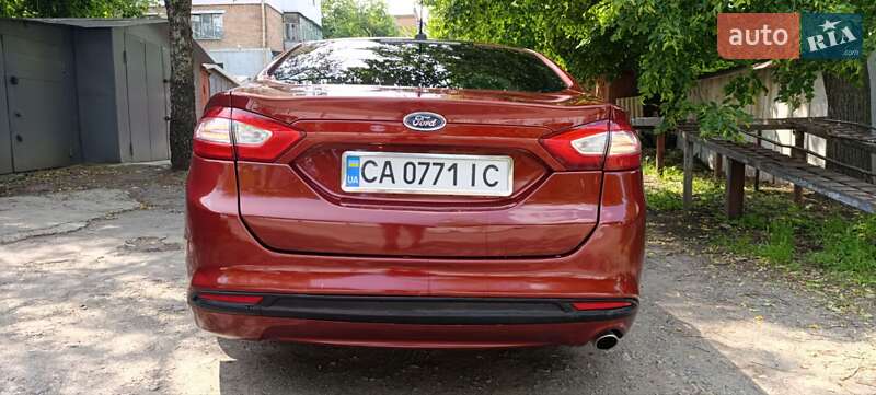 Седан Ford Fusion 2013 в Умани