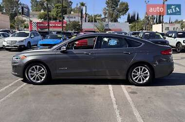 Седан Ford Fusion 2019 в 