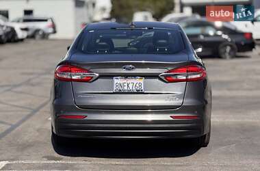 Седан Ford Fusion 2019 в 