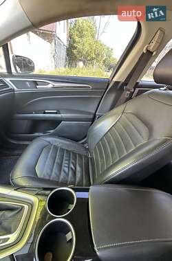 Седан Ford Fusion 2012 в 