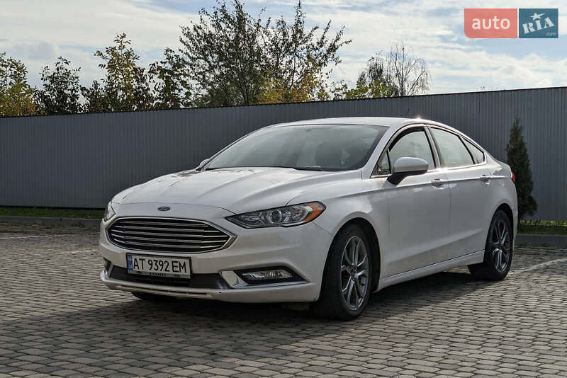 Седан Ford Fusion 2017 в 