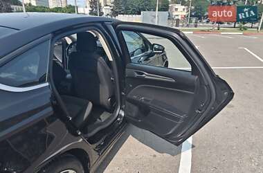 Седан Ford Fusion 2019 в 