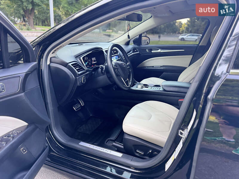 Седан Ford Fusion 2017 в Полтаві