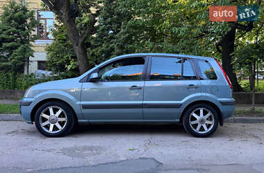 Хэтчбек Ford Fusion 2008 в 