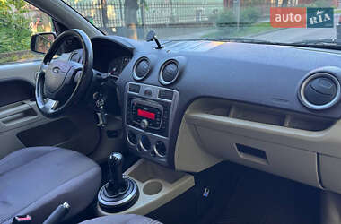 Хэтчбек Ford Fusion 2008 в 