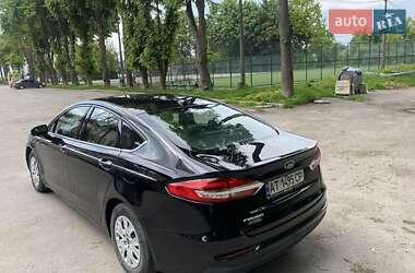 Седан Ford Fusion 2019 в 
