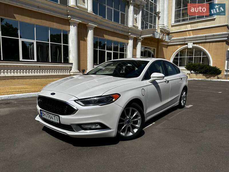 Седан Ford Fusion 2016 в 