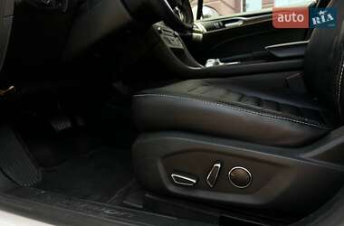 Седан Ford Fusion 2016 в 