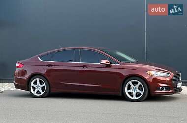 Седан Ford Fusion 2015 в 