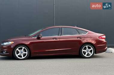 Седан Ford Fusion 2015 в 