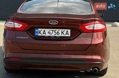 Седан Ford Fusion 2015 в 