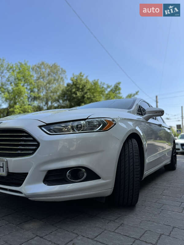 Седан Ford Fusion 2013 в Львове