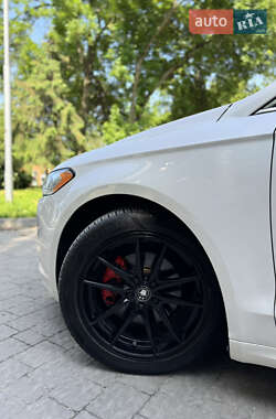 Седан Ford Fusion 2013 в 