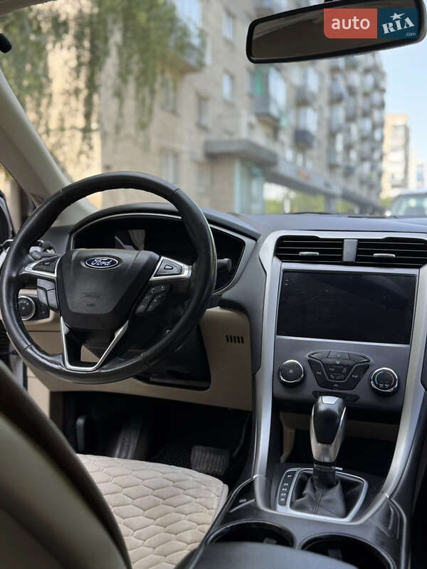 Седан Ford Fusion 2013 в Львове