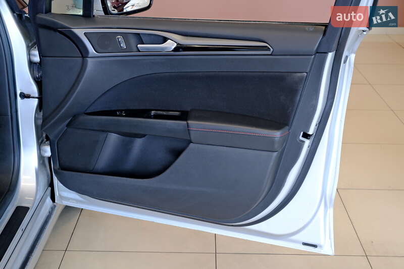 Седан Ford Fusion 2016 в Одессе