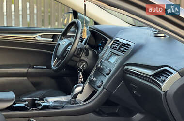 Седан Ford Fusion 2014 в 