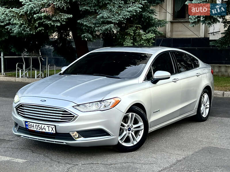 Седан Ford Fusion 2017 в 