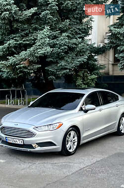 Седан Ford Fusion 2017 в 