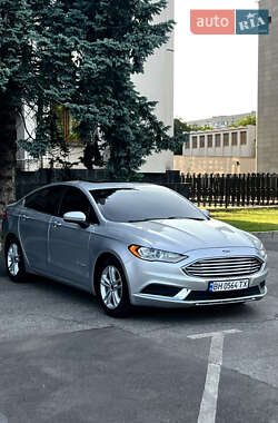 Седан Ford Fusion 2017 в 