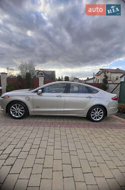 Седан Ford Fusion 2016 в Львові