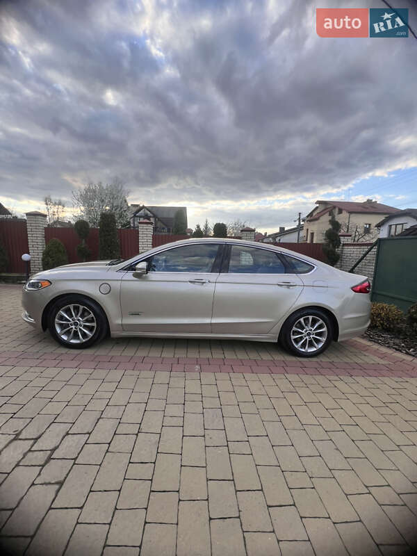 Седан Ford Fusion 2016 в Львові
