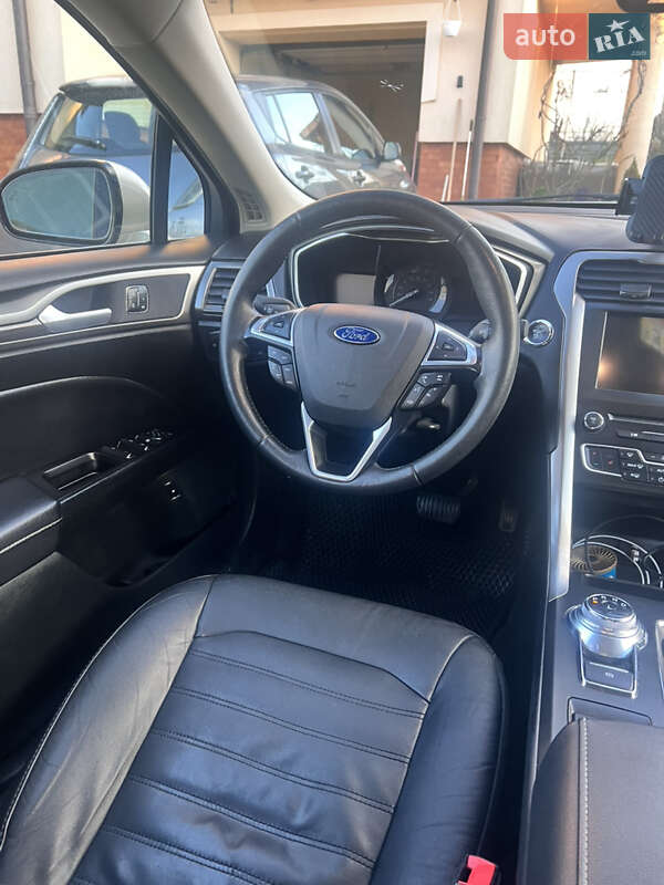 Седан Ford Fusion 2016 в Львові