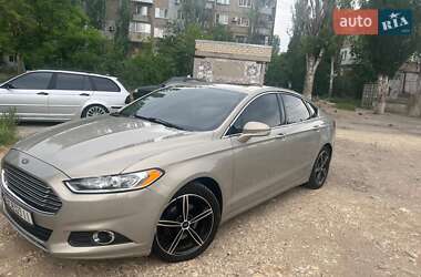 Седан Ford Fusion 2015 в 