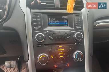 Седан Ford Fusion 2015 в 